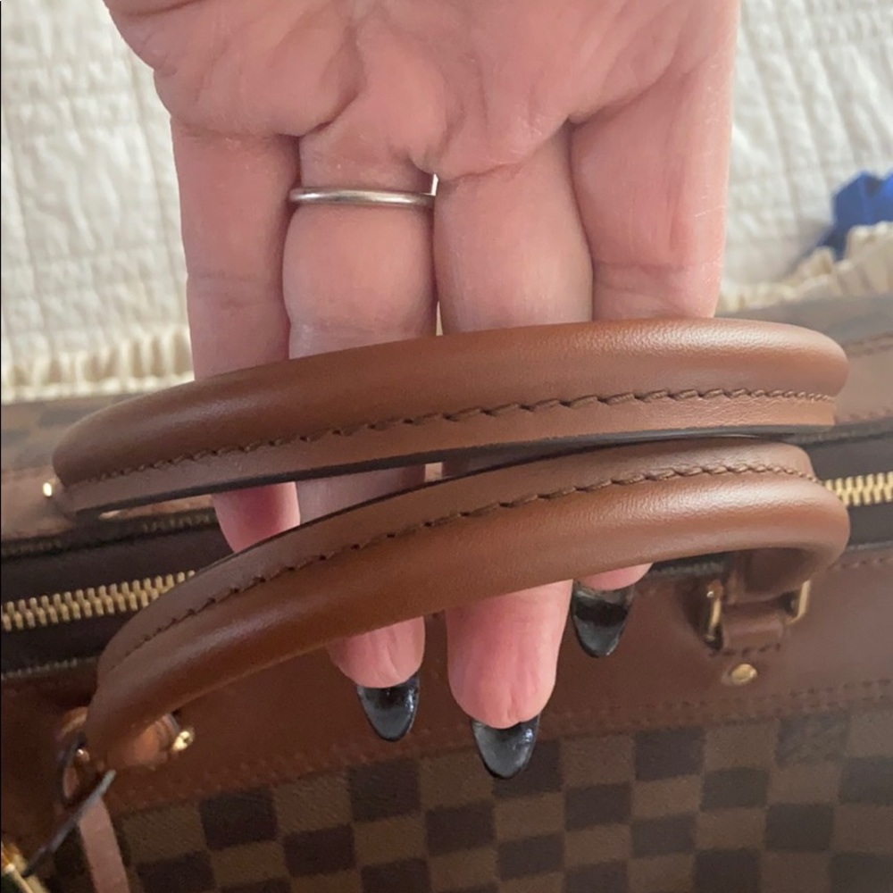 Louis Vuitton Greenwich discontinued 🌟classic🌟 - Picture 2 of 16